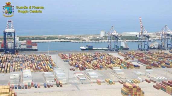 GdF, Porto di Gioia Tauro: requisite 19 tonnellate di materiale medico