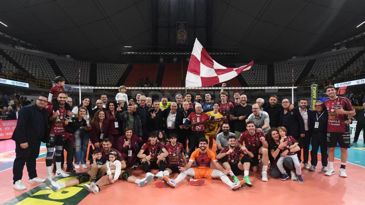 La Domotek Volley tiene l'alto l'orgoglio dello sport reggino: battuta Reggio Emilia in gara-4, il 15 aprile la sfida decisiva per la A2
