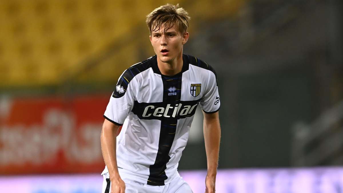 Serie B, Parma-Brescia 2-0: doppio Benedyczak, ducali ai playoff