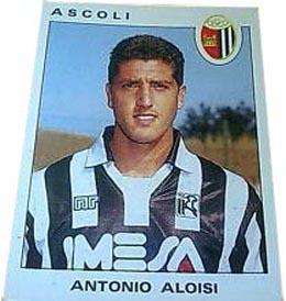 La figurina di Aloisi con la maglia dell'Ascoli