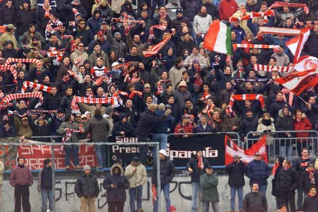 Le nobili decadute che annaspano in D: la Reggina si lecca le ferite con Pistoiese, Ancona, Piacenza e Chievo