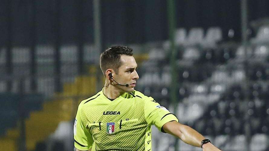 Reggina-Benevento, l'arbitro della gara: sesto incrocio con gli amaranto