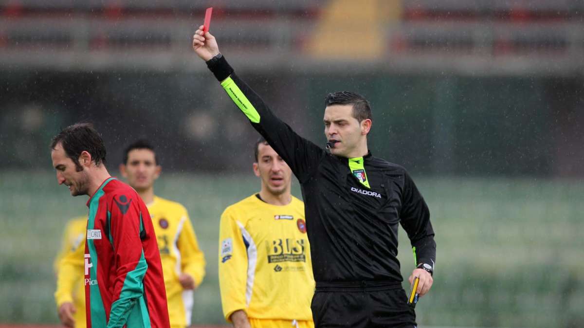 SERIE B - I provvedimenti del Giudice Sportivo:niente Livorno per Colucci e Ely. Stop anche per il labronico Belingheri
