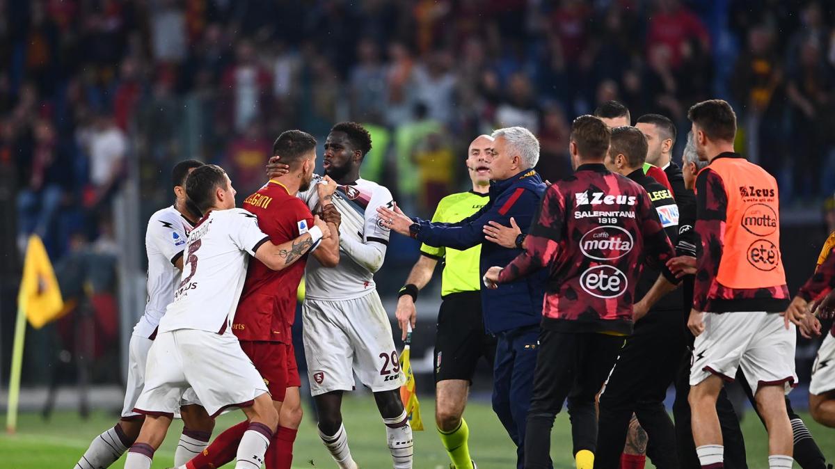 Parapiglia al termine di Gela-Reggina: ammenda e diffida per i club, squalifica per il ds gelese