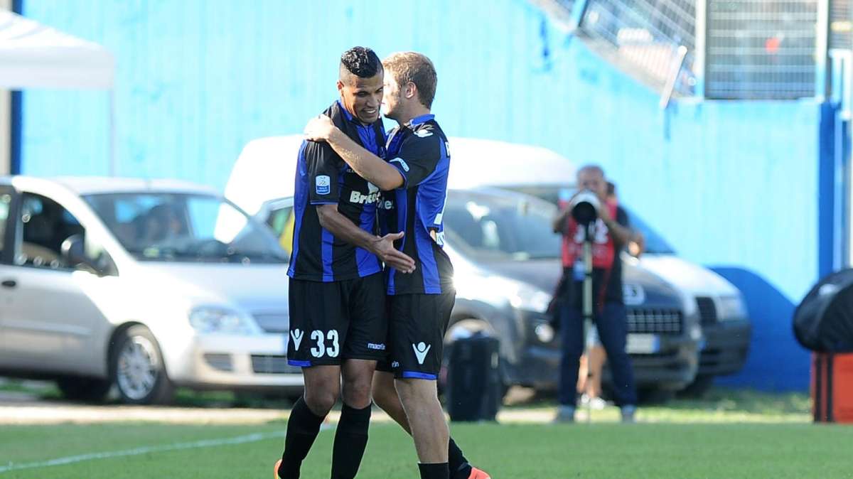 LATINA - L'undici anti-Reggina: due punte o un centrocampista in più?