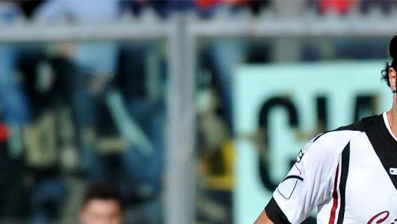 REGGINA - Ceravolo su Facebook: «Chiedo scusa ai tifosi, ma sono stato messo in mezzo»