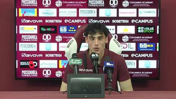 Reggina-Scafatese, Lagonigro in sala stampa: "Che orgoglio indossare la maglia amaranto"