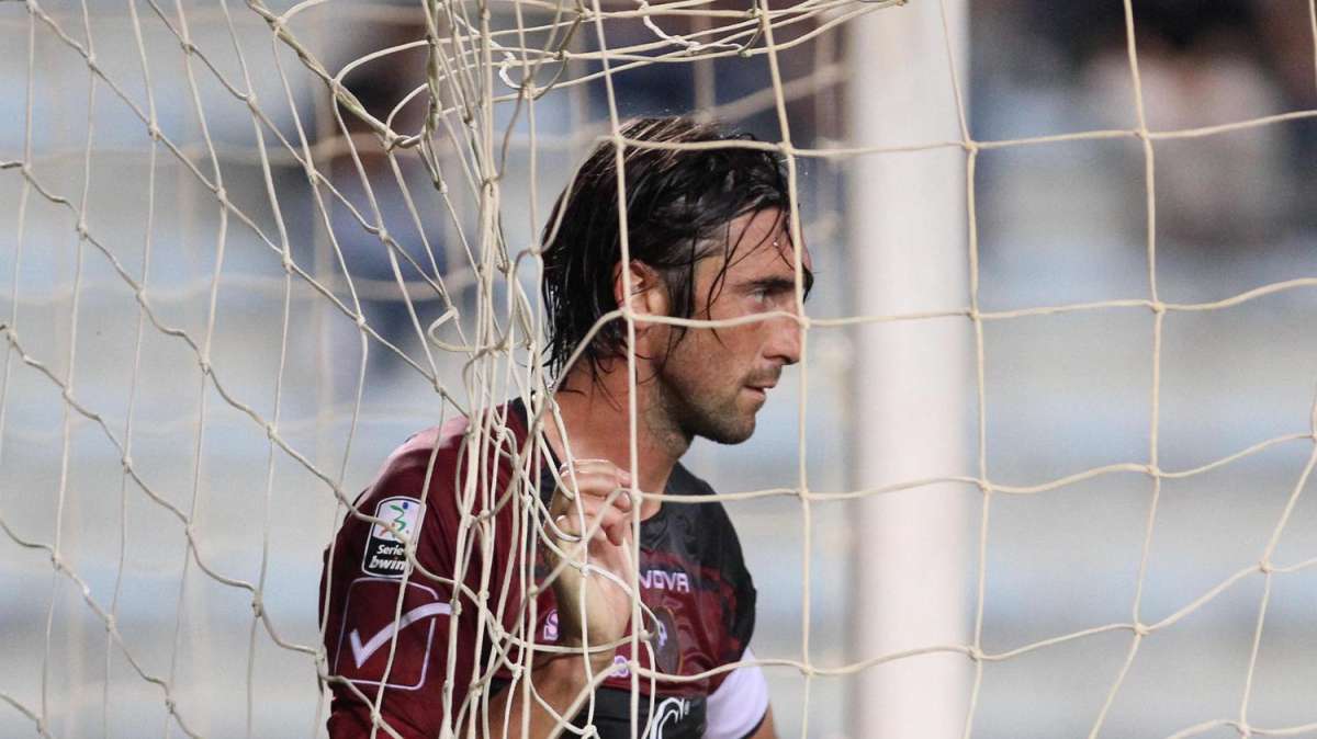 REGGINA - Bonazzoli chiede il reintegro. Palla alla società