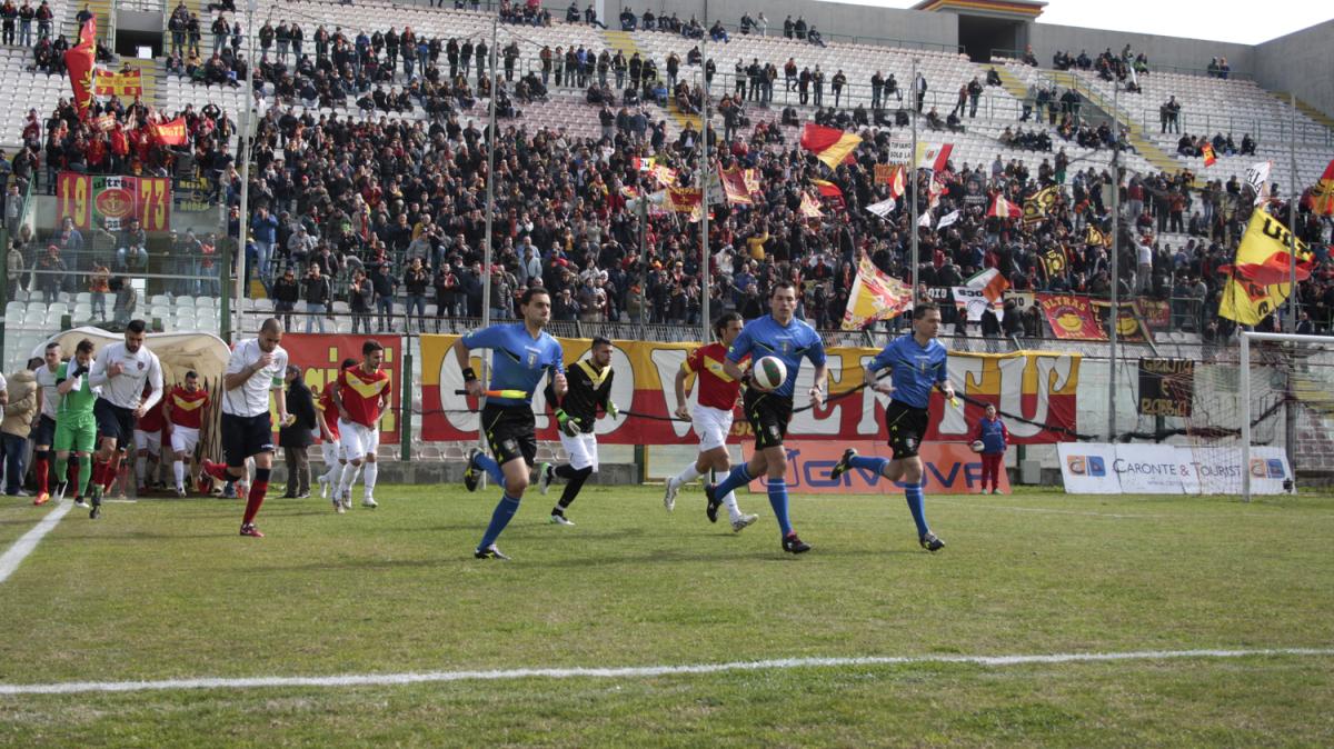 Scandalo Messina: nel derby dello Stretto d'andata 18 calciatori giallorossi su 20 non potevano giocare!