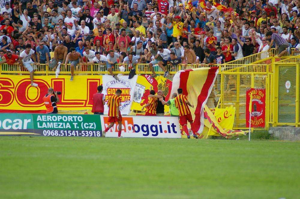 VERSO CATANZARO-REGGINA - Al Ceravolo si attende un discreto numero di presenze: sarà ricordato il tifoso Massimo Capraro