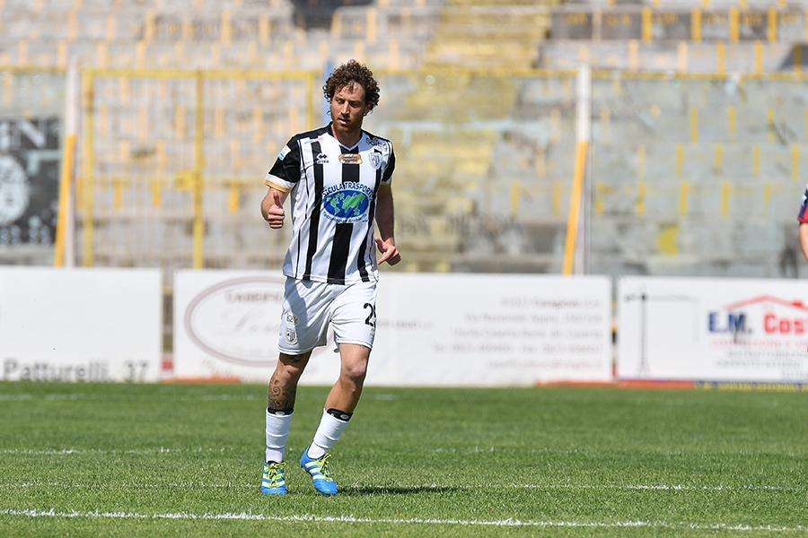REGGINA-SICULA LEONZIO - La Sicilia: "La Leonzio sbanca il Granillo, Reggina ko"