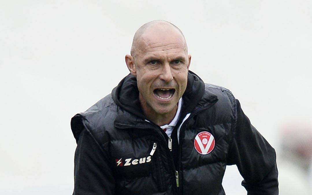 SERIE B - Il programma della trentottesima giornata del campionato di serie B: il Latina prova a tenere il passo dell'Empoli, duello a distanza Novara e Cittadella, ma il Varese trema