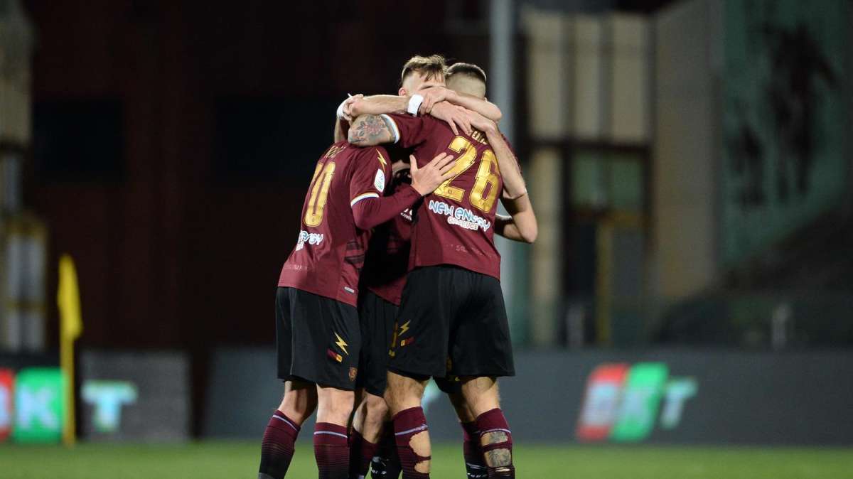 Serie B, Salernitana-Empoli 2-0: granata ad un passo dalla A
