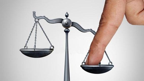 REGGINA: LA GIUSTIZIA SPORTIVA E QUELL’INSOPPORTABILE SEQUENZA DI DUE PESI E DUE MISURE  