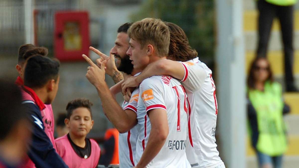 CALCIOMERCATO SERIE B, SPAL: sondaggi per Iemmello e Pettinari