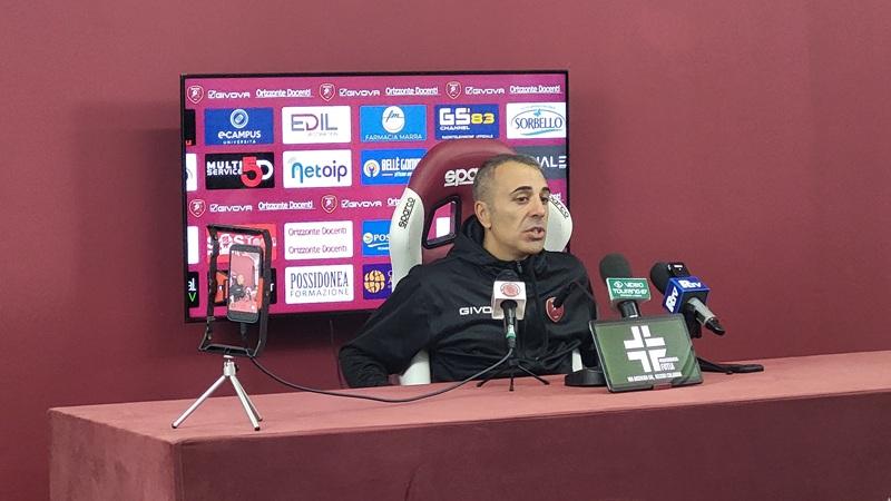 REGGINA: BAGLIORI DI CONTINUITÀ ED ATTEGGIAMENTO, PER LE OMBRE ADESSO TOCCA ALLA SOCIETÀ