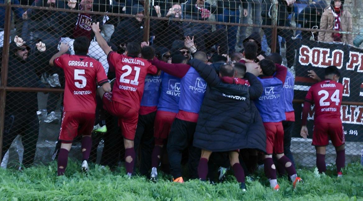 REGGINA: LA VITTORIA È UN BALSAMO, MA PER GUARIRE CI VUOLE BEN ALTRO
