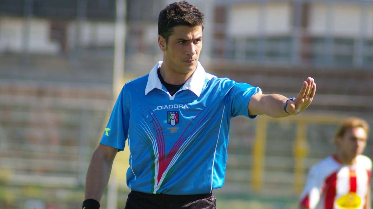 Chievo Verona-Udinese, c'è Manganiello tra i cinque arbitri: quanti disastri...