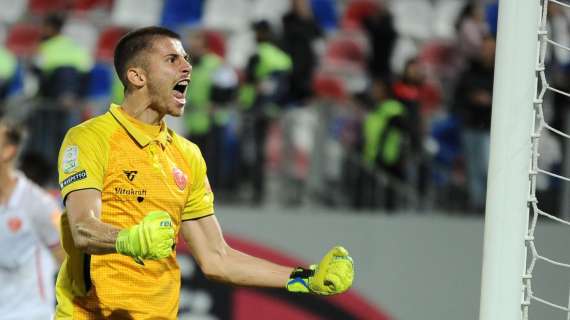 Calciomercato serie B, il Crotone cerca il portiere: "Sulla lista Vicario e Falcone"