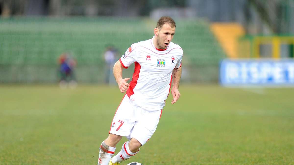 SERIE B - Nel posticipo, il Bari batte la Ternana e respira