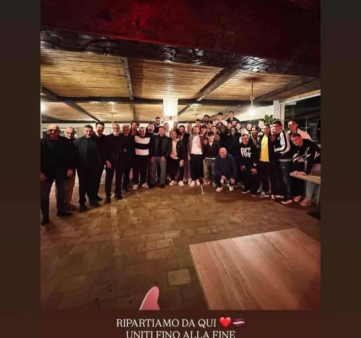 "Ripartiamo da qui, uniti sino alla fine: mollare è da codardi, crederci è da uomini", cena di squadra per la Reggina