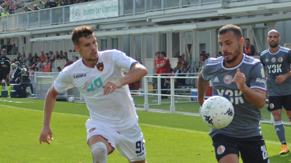 Verso Reggina-Cosenza, qui rossoblù: Situm in dubbio, Bisoli perde Palmiero