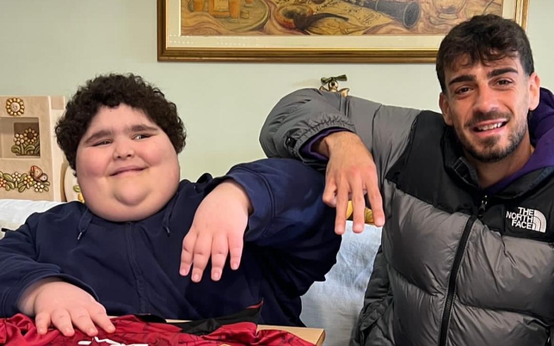 La bellissima iniziativa di Nino Neri e Luca Ferraro: una maglia amaranto per Mariano 