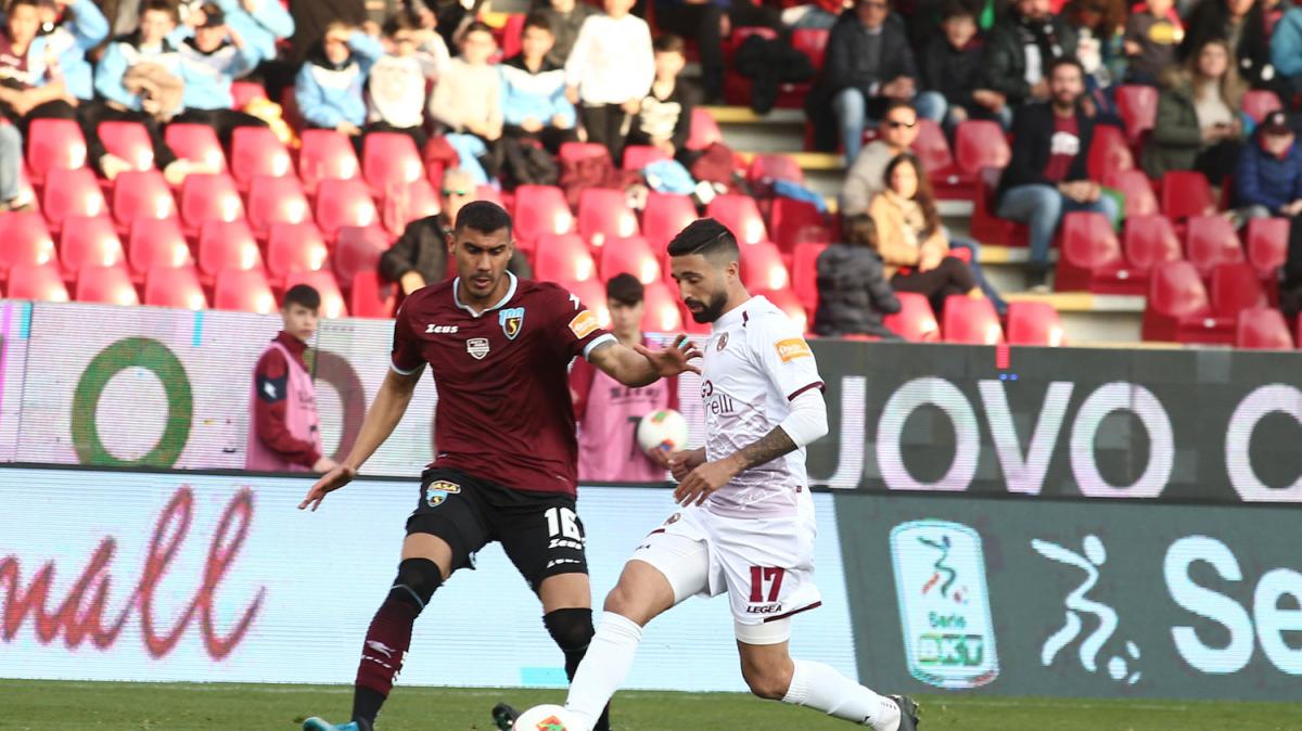 Reggina, Torrisi: "Porcino fuori per due mesi, dispiace per la sua assenza"