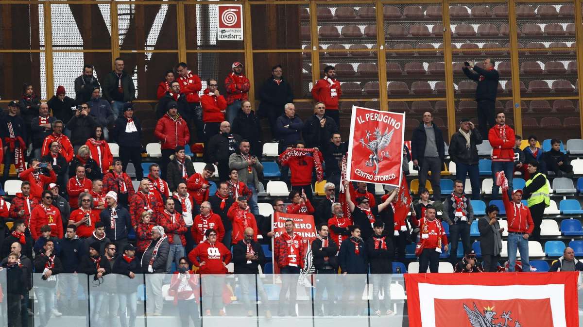 Verso Reggina-Perugia, i tifosi biancorossi attaccano: "Ultimo posto specchio della confusione della società"