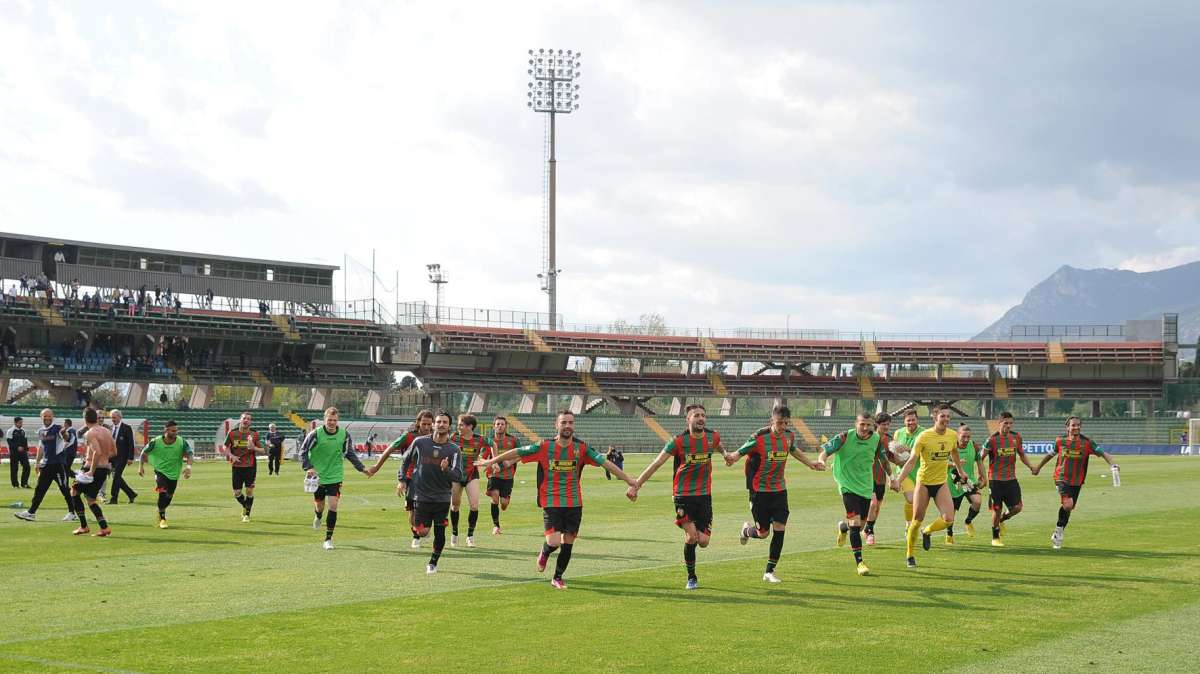 TERNANA-REGGINA - I precedenti: tredici sfide in Umbria, una sola vittoria amaranto
