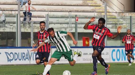 Pinto (difensore Catania): "Impegno e qualità per tenere testa alla Reggina"