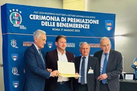 Il Lazzaro Calcio premiato a Roma con la benemerenza per i 50 anni di attività