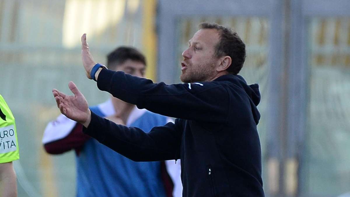 Verso Reggina-Ascoli, Breda: "I playoff non dipendono da noi, ma andiamo a Reggio per giocarcela"