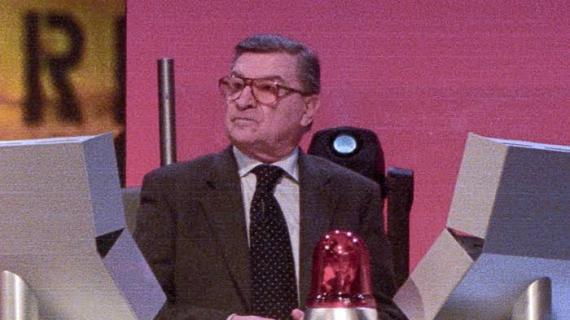 Ci lascia un'altra icona del calcio romantico: addio a Carlo Sassi, protagonista della moviola della bella Domenica Sportiva