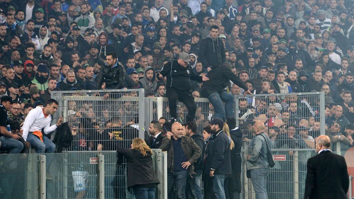 Dopo i fattacci di Roma, un calcio italiano in agonia