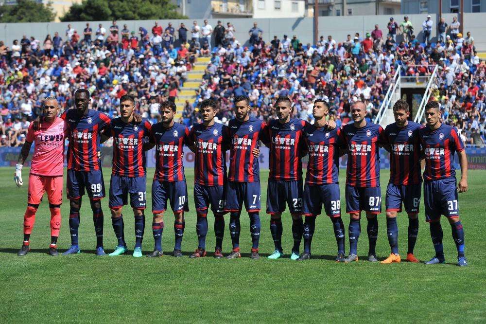 Bel gesto del Crotone. donate 4mila mascherine all'ASP provinciale