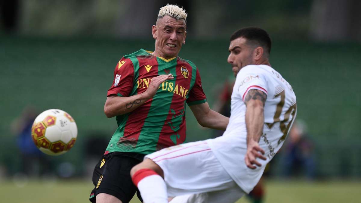 Reggina-Ternana, Fere avanti al Granillo: super gol di Falletti