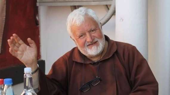Addio a padre Fedele Bisceglia, storico frate ultras di Cosenza