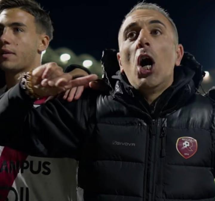 Reggina, la festa tra la squadra e i tifosi dopo il successo di Lamezia, Torrisi: "I ragazzi lavorano ogni giorno per rendervi orgogliosi"