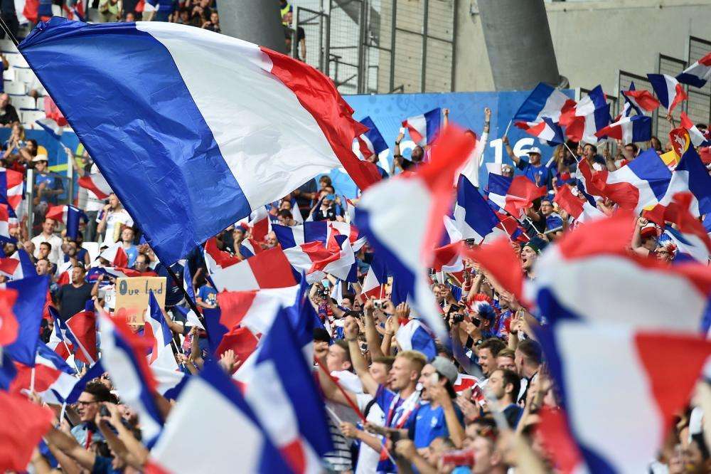 La Federazione francese ratifica decisione Governo: "Stop Ligue 1, Ligue 2 e National"