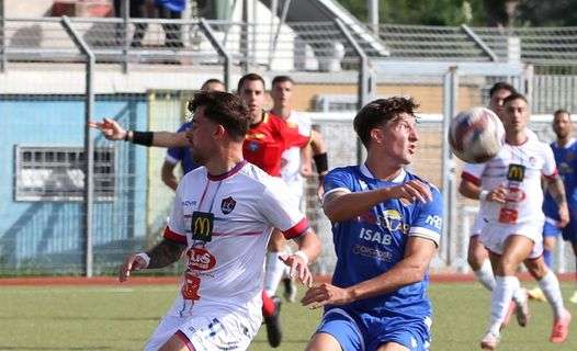 Il Siracusa passa sul campo del Pompei: gol annullato ai rossoblù e rigore per gli azzurri, gli highlights