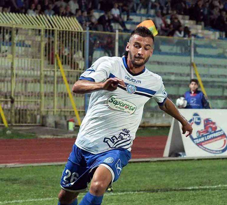 VERSO CATANZARO-REGGINA - Il centrocampista Onescu: "Abbiamo grande voglia di riscatto"