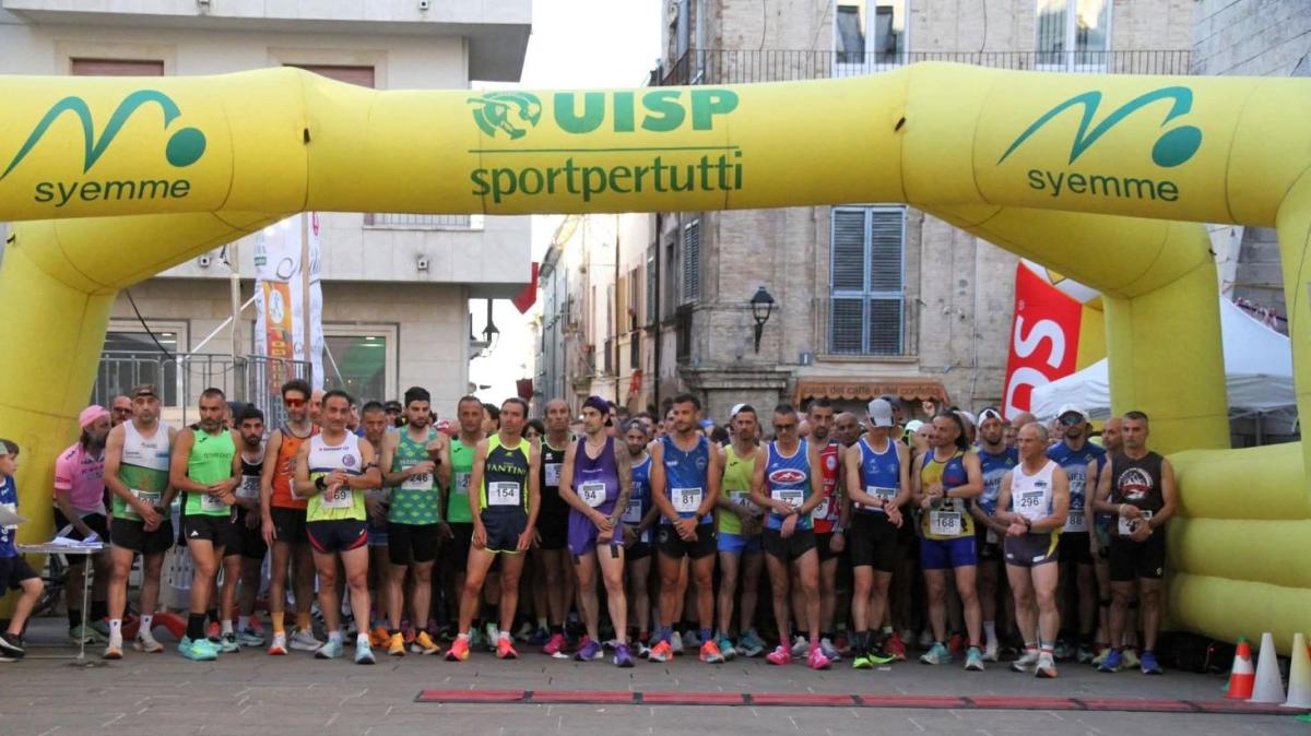 La "Notturna di Guardiagrele" (CH) ha trasformato le strade della città nella "terrazza sulla Maiella"