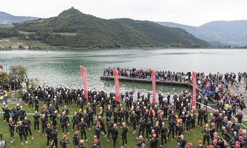 Sabato c'è il "Triathlon del Lago di Caldaro": oggi è stato presentato a Bolzano 