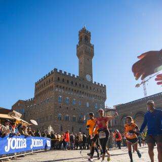 E' la domenica della Maratona di Firenze! Quasi 8500 iscritti per una indimenticabile festa dei 40 anni!