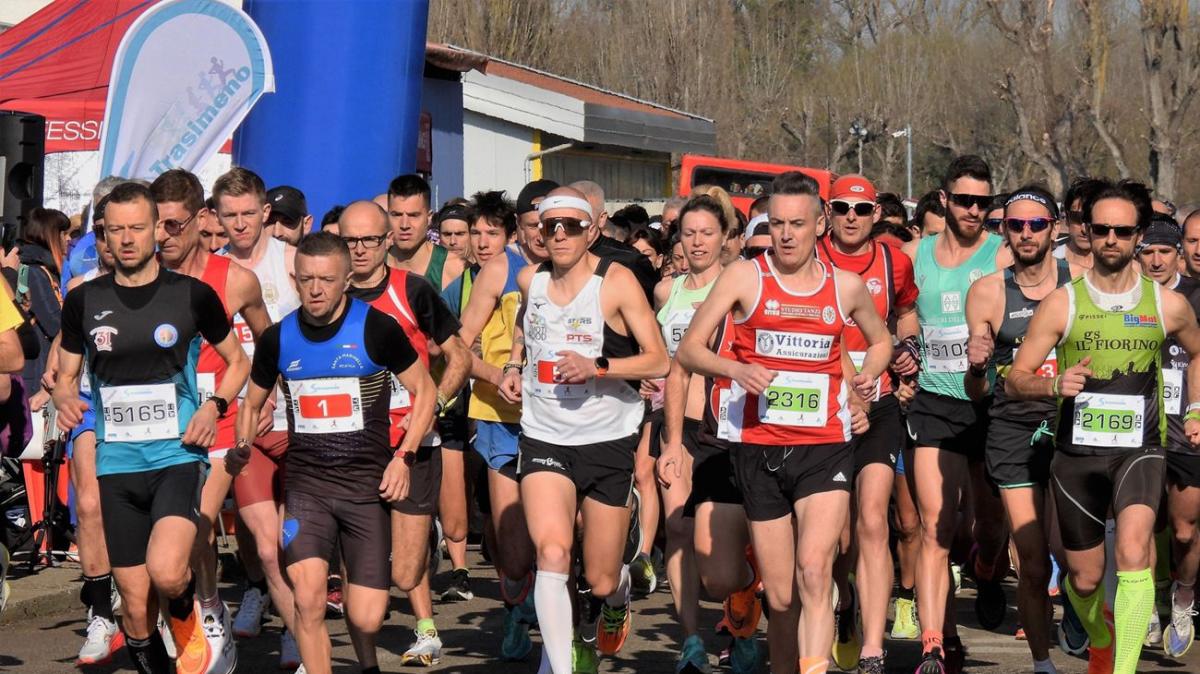 Stamattina la presentazione della Strasimeno, l'ultramaratona in programma l'8 marzo al lago Trasimeno