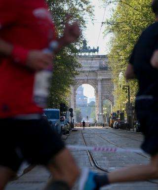 Il 12 aprile torna la Milano Marathon con tante novità: percorso non più ad anello, ma in linea