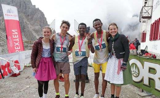 Lo spettacolo della Südtirol Drei Zinnen Alpine Run nel paradiso delle Tre Cime delle Dolomiti 