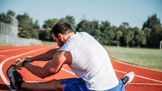 Per chi corre lo stretching è fondamentale: ma quando e come farlo?