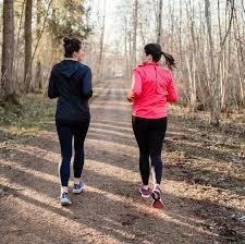 Correre per avere una riduzione del rischio di infarto o di ictus? Uno studio dice sono sono pochi 150 minuti a settimana